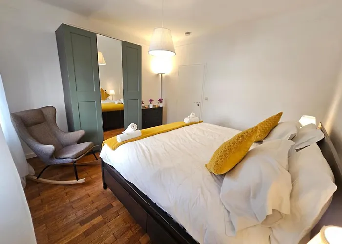 Ideal 1br Near Train Station-gar15