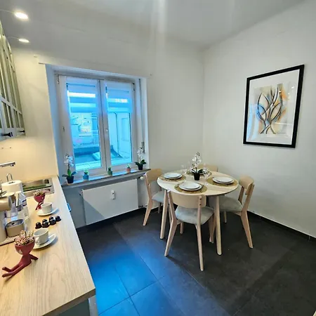 Appartement Ideal 1br Near Train Station-gar15 *